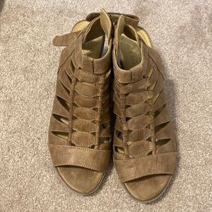 Great condition women’s heeled sandal